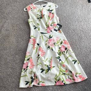 NWT Tommy Hilfiger floral dress size 4